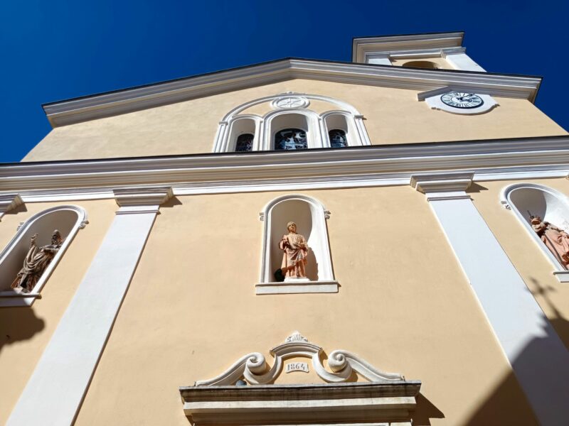 Facade église Berre-les-Alpes