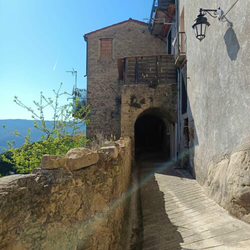 Muraille Berre-les-Alpes