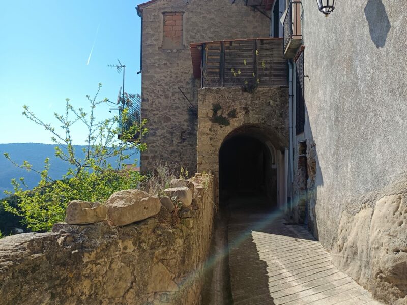 Muraille Berre-les-Alpes