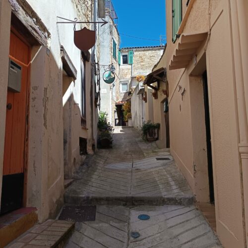 Ruelle Orange Berre-les-Alpes