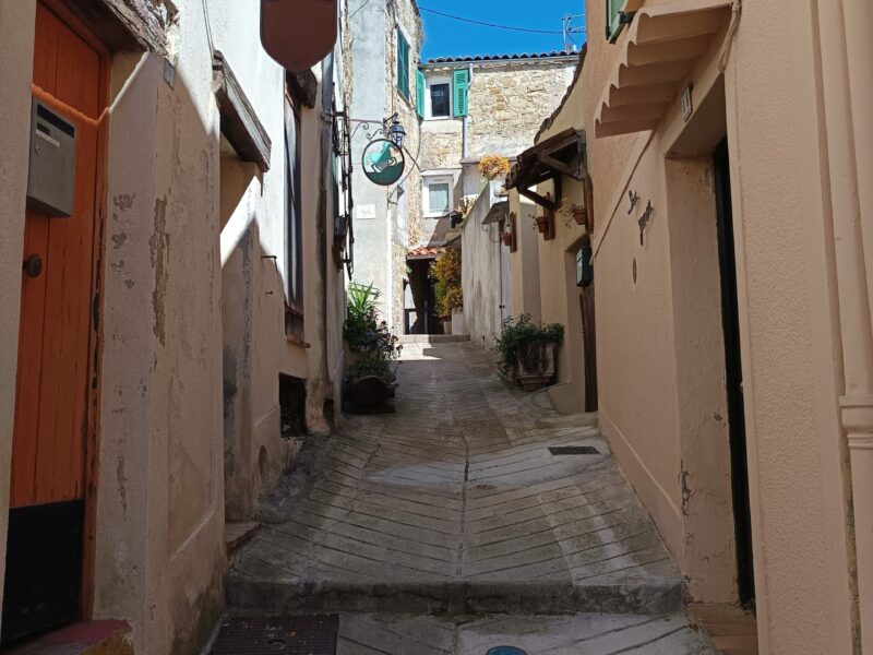 Ruelle Orange Berre-les-Alpes
